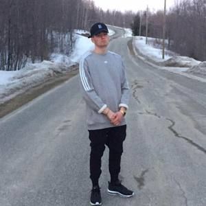 Meet your Posher, Alex